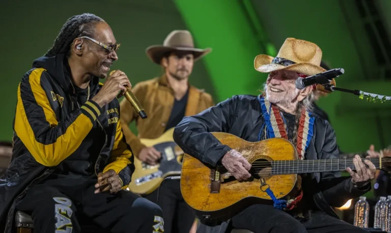 WillieNelson90-042923-WillieNelson-Timmermans-2451-e1682882526619